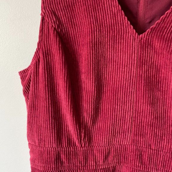 ModCloth Utmost Allure Corduroy Ribbed A-Line Dress in Burgundy Sz 6 - Picture 5 of 9
